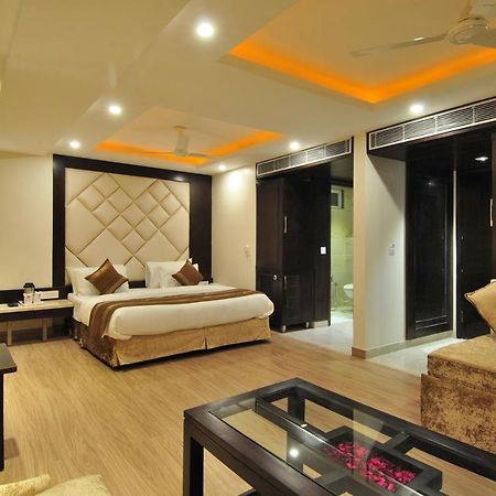 Hotel Sai Miracle - Luxury Living Nueva Delhi Exterior foto