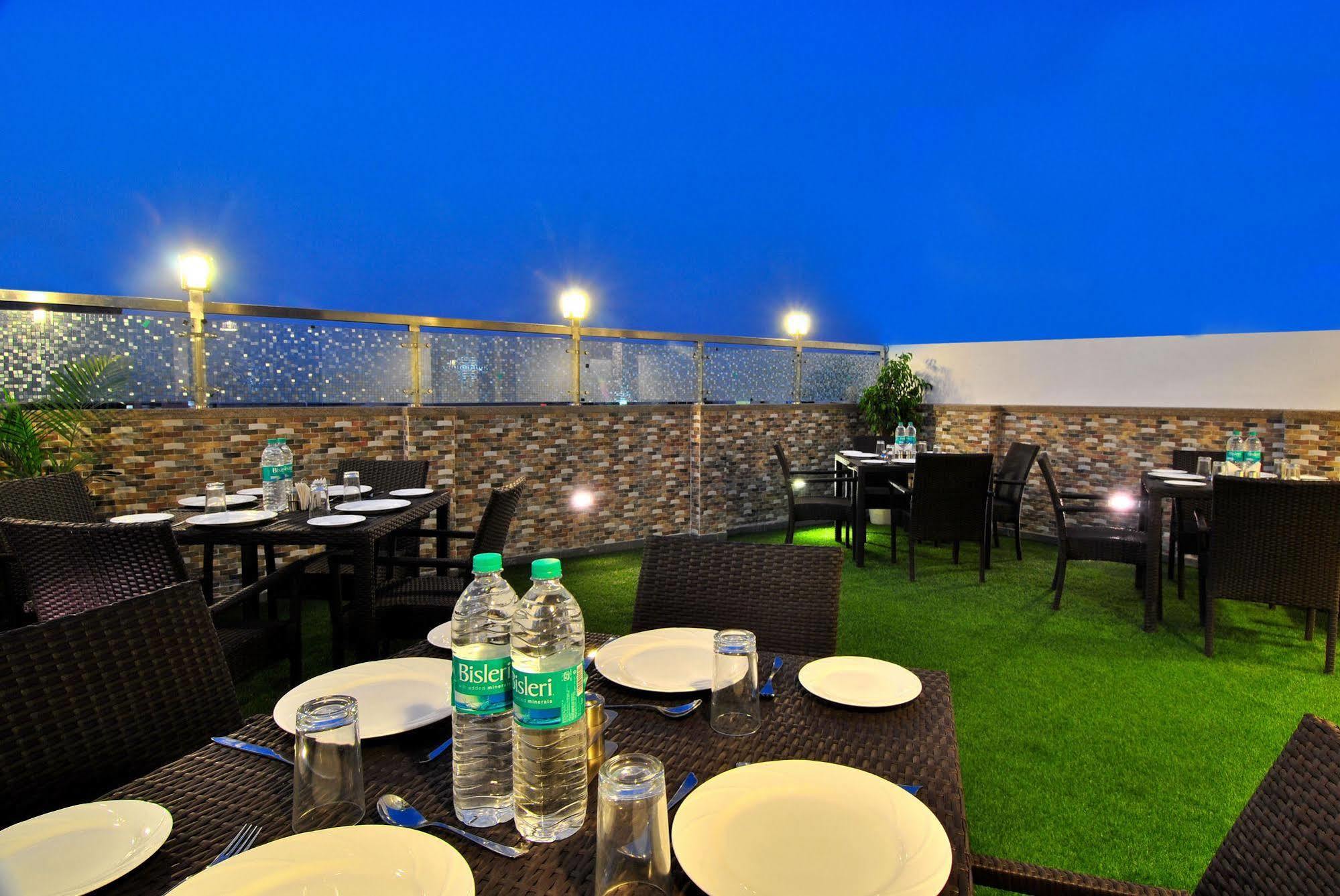Hotel Sai Miracle - Luxury Living Nueva Delhi Exterior foto