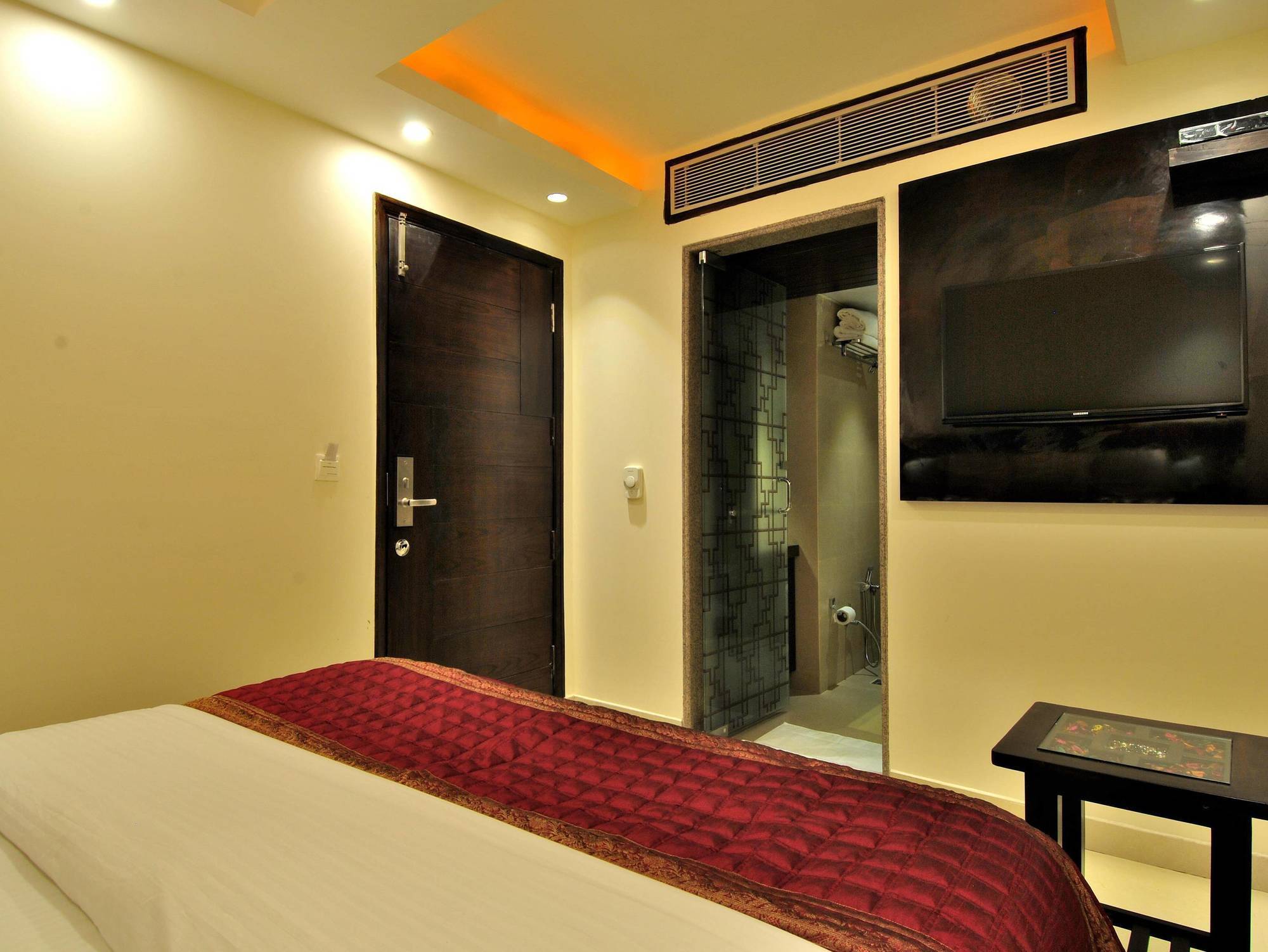 Hotel Sai Miracle - Luxury Living Nueva Delhi Exterior foto