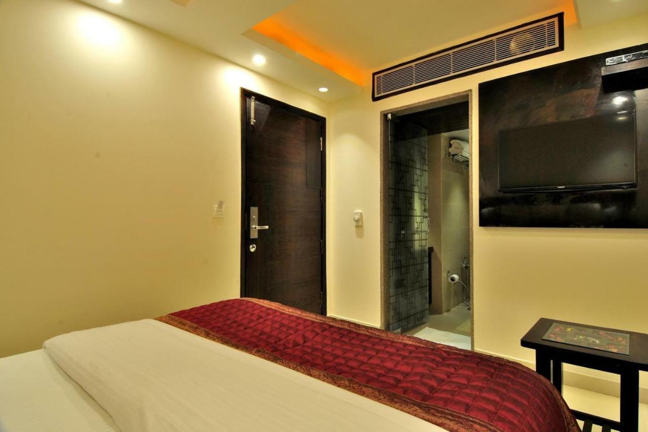 Hotel Sai Miracle - Luxury Living Nueva Delhi Exterior foto